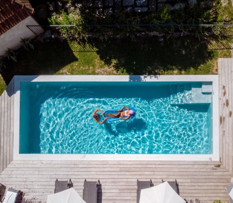 FAMILY 11 ÚSZÓMEDENCE