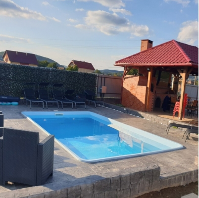 MALTA 8 ÚSZÓMEDENCE